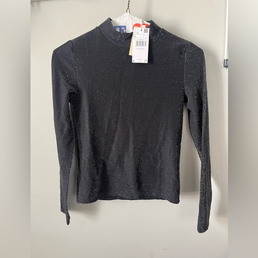 Brand NEW Mango dressy shirt!   Size Medium